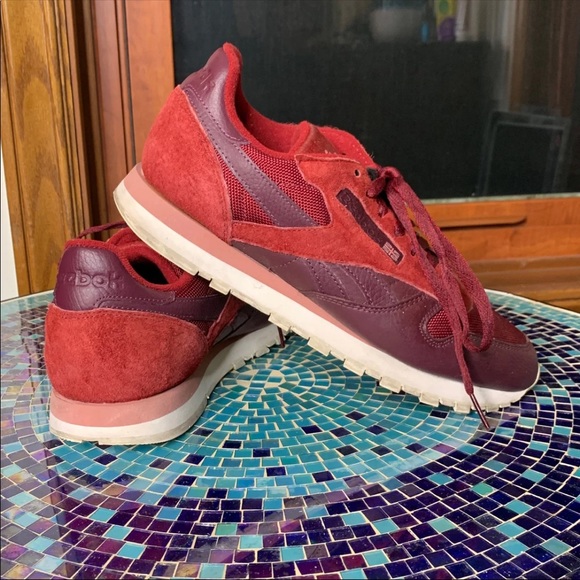 Maroon Suede Reebok Classics - Picture 2 of 9